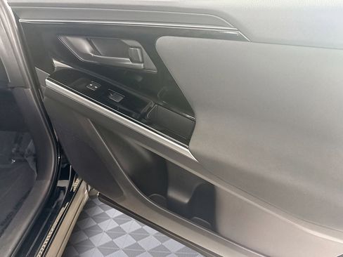 Used 2024 Subaru Solterra Premium image 31