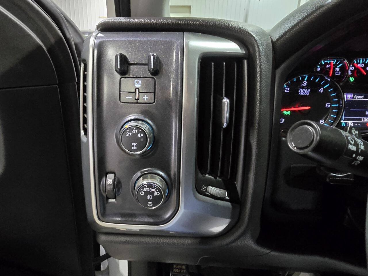 Used 2015 Chevrolet Silverado 2500 LT w/ LT Convenience Package AWD/4WD image 36