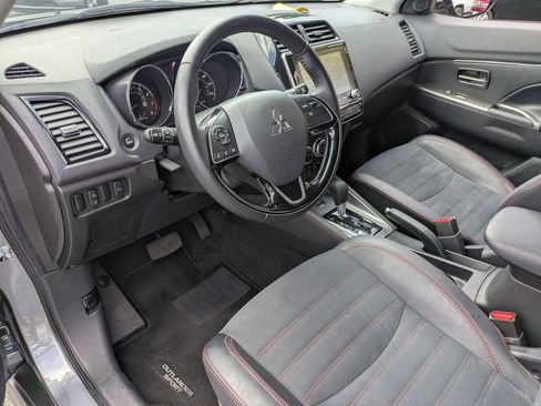 Used 2025 Mitsubishi Outlander Sport SE AWD/4WD image 17