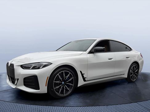 Certified 2025 BMW i4 eDrive40 w/ M Sport Package RWD image 2