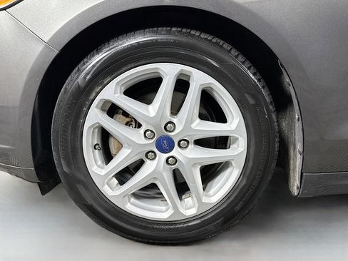 Used 2016 Ford Fusion SE image 37