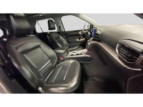 Used 2021 Ford Explorer XLT AWD/4WD image 18