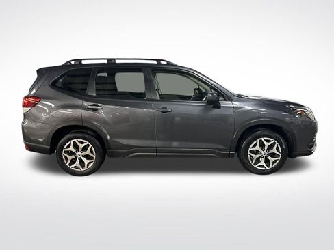 Used 2023 Subaru Forester Premium image 6
