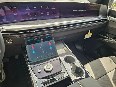 New 2026 Cadillac Escalade Sport AWD/4WD image 32