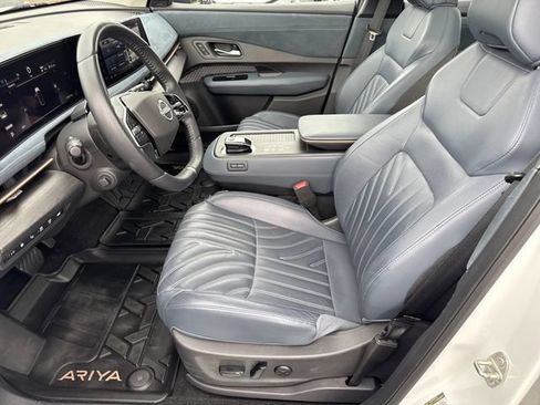 Used 2023 Nissan Ariya AWD/4WD image 9