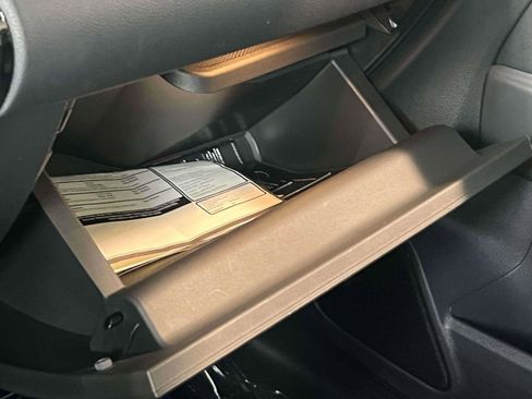 Used 2025 Mercedes-Benz GLA 250 4MATIC image 17