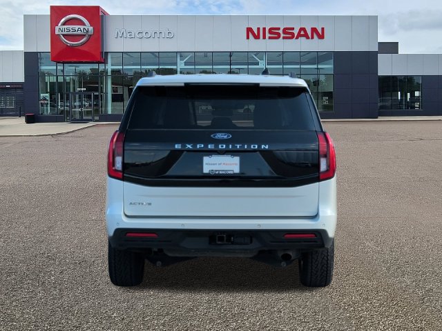 Used 2025 Ford Expedition Active AWD/4WD image 6
