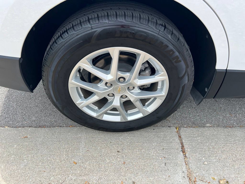 Used 2024 Chevrolet Equinox LT AWD/4WD image 11