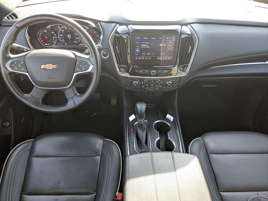 Used 2023 Chevrolet Traverse Premier FWD image 17