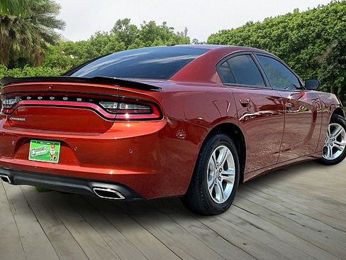 Used 2021 Dodge Charger SXT image 2