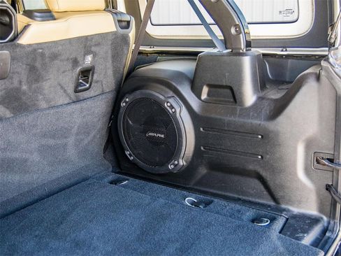 Used 2018 Jeep Wrangler Unlimited Sahara image 14