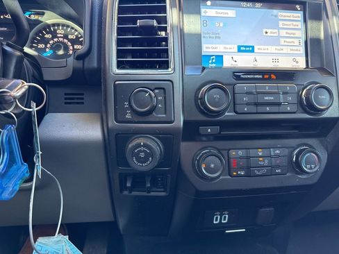 Used 2016 Ford F150 XLT w/ Equipment Group 302A Luxury image 17