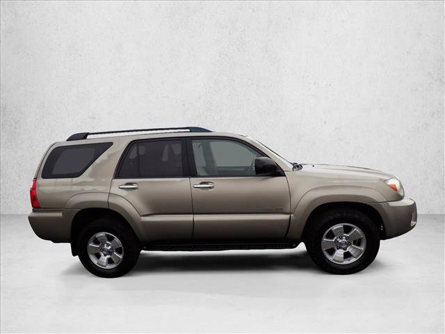 Used 2007 Toyota 4Runner SR5 AWD/4WD image 2