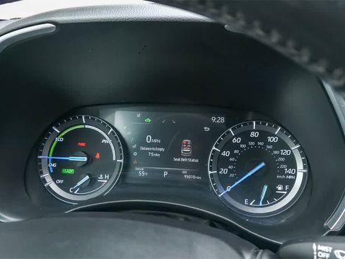 Used 2021 Toyota Highlander XLE image 24