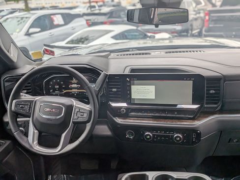 Used 2024 GMC Sierra 1500 Elevation w/ LPO, Elevation Black Package AWD/4WD image 19