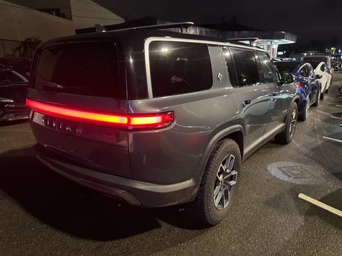 Used 2023 Rivian R1S Adventure image 3