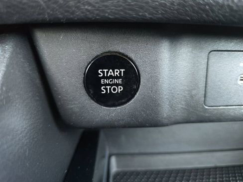 Used 2024 Nissan Rogue SV image 29