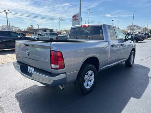 Used 2024 RAM 1500 Classic SLT AWD/4WD image 17