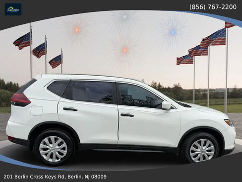 Used 2018 Nissan Rogue S AWD/4WD image 6