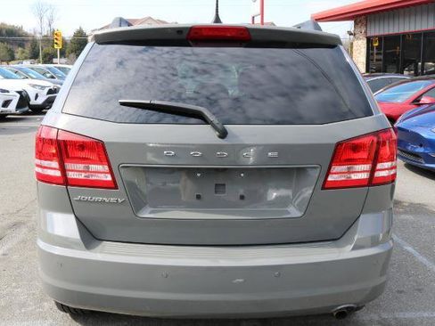 Used 2020 Dodge Journey SE w/ SE Popular Equipment Group image 6