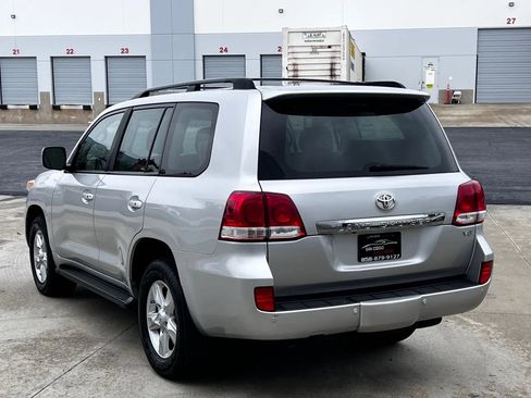 Used 2008 Toyota Land Cruiser image 40