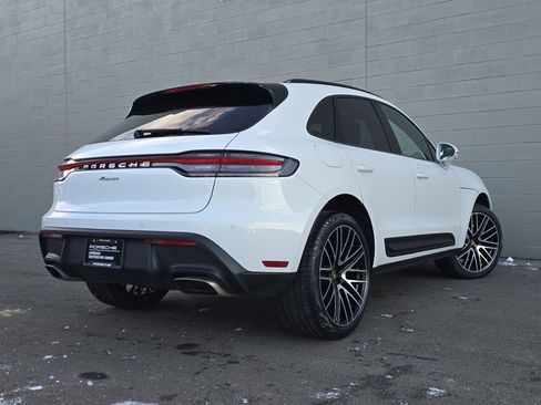 Certified 2025 Porsche Macan image 9