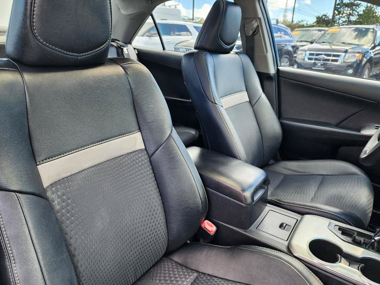 Used 2014 Toyota Camry SE FWD image 28