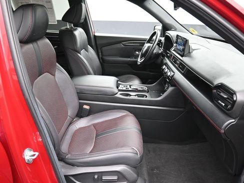 Certified 2025 Honda Pilot Black Edition image 27