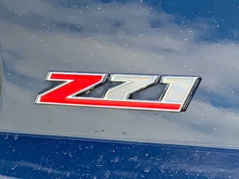 Used 2017 Chevrolet Suburban LT image 19