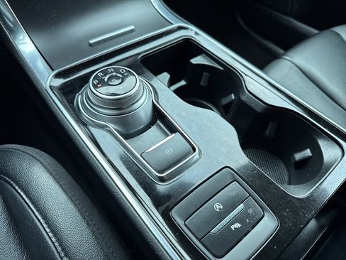 Used 2020 Ford Edge Titanium image 5