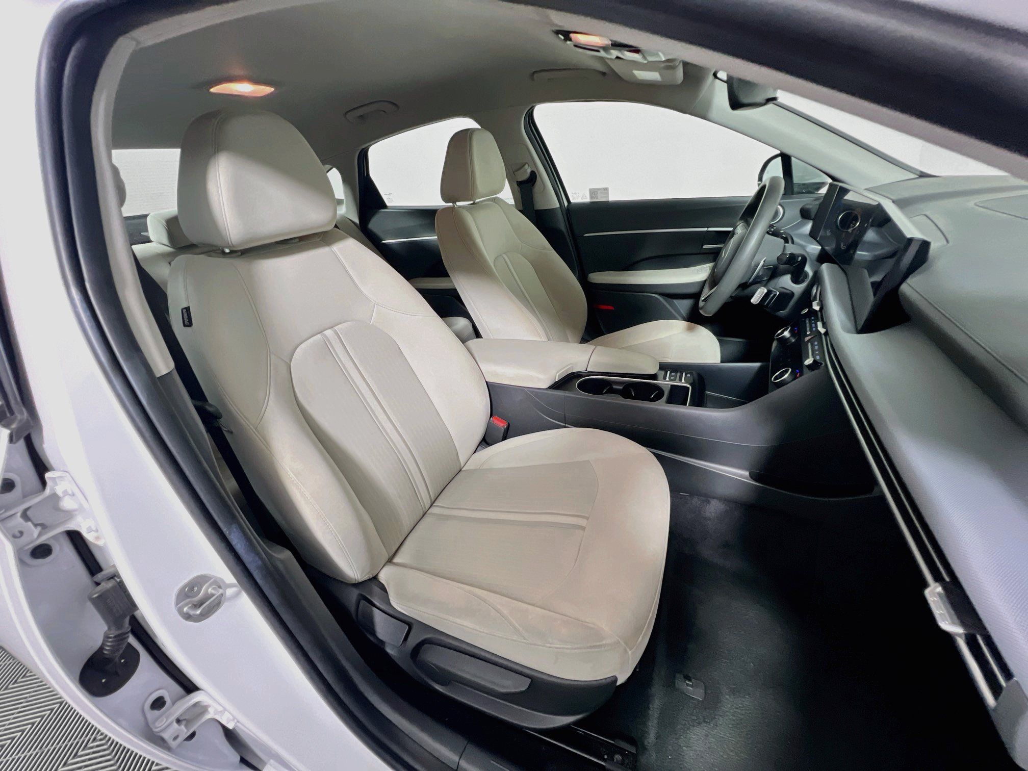 Used 2025 Hyundai Sonata SEL FWD image 31