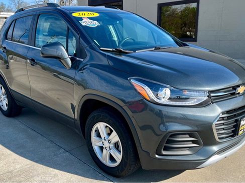 Used 2020 Chevrolet Trax LT AWD/4WD image 1