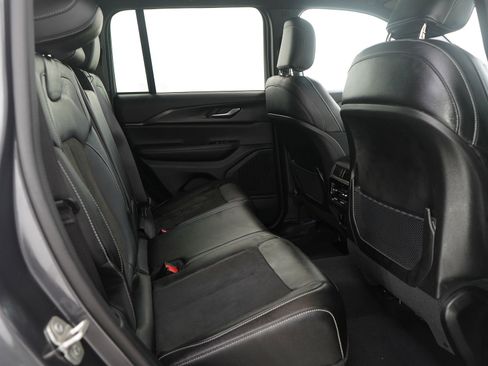 Used 2023 Jeep Grand Cherokee Altitude image 13