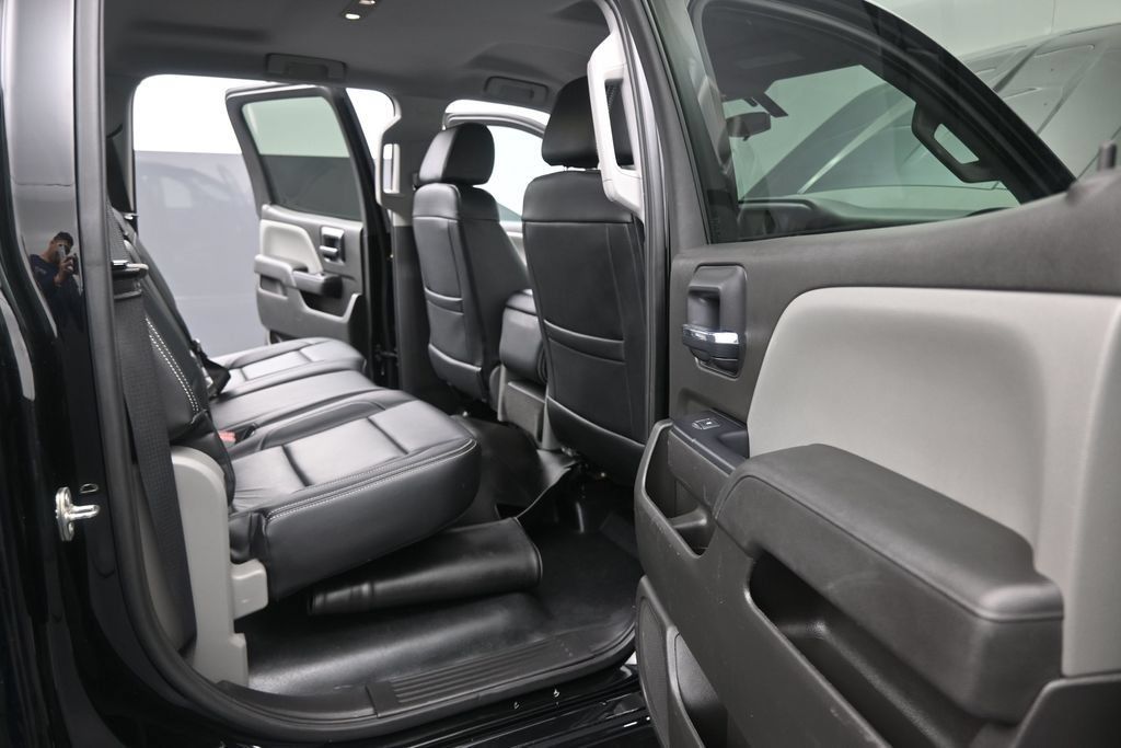 Used 2018 Chevrolet Silverado 1500 Custom RWD image 19