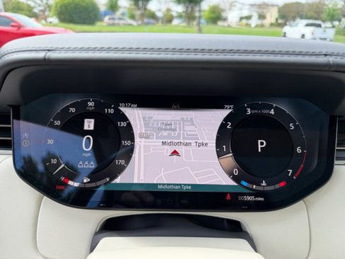 Certified 2025 Land Rover Range Rover SE AWD/4WD image 23