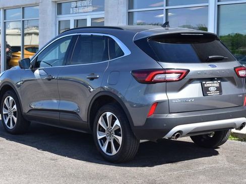 Used 2024 Ford Escape Platinum AWD/4WD image 9