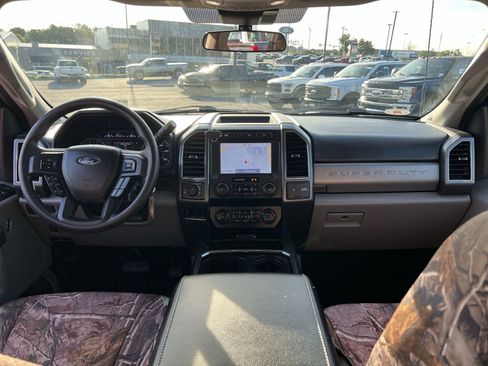 Used 2021 Ford F250 XLT w/ XLT Premium Package AWD/4WD image 23