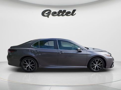 Used 2024 Toyota Camry SE image 7