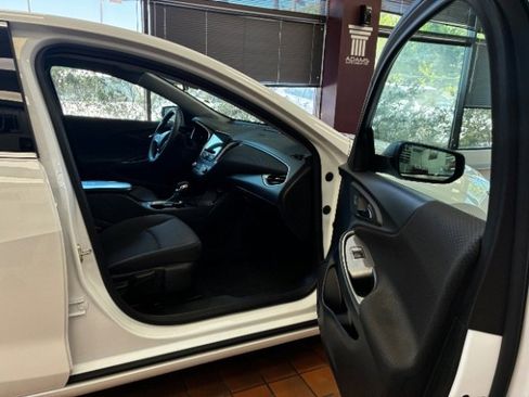 Used 2023 Chevrolet Malibu LS FWD image 26