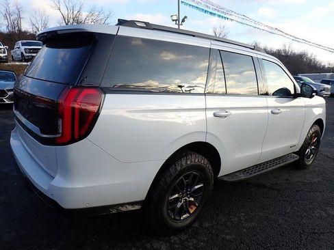 Used 2025 Ford Expedition Tremor image 9
