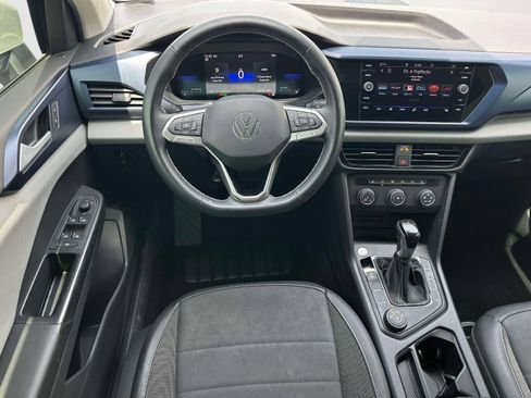 Certified 2022 Volkswagen Taos SE AWD/4WD image 8