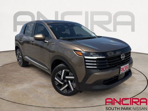 Used 2025 Nissan Kicks SV w/ Charging Package FWD image 1