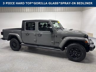 Used 2022 Jeep Gladiator Sport video 1