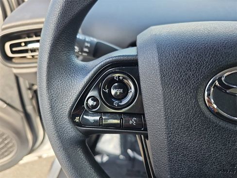 Used 2022 Toyota Prius L Eco image 16