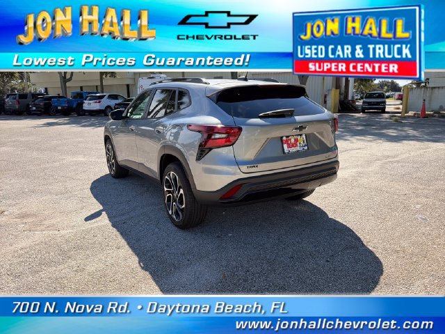 Used 2025 Chevrolet Trax RS w/ Sunroof Package FWD image 7