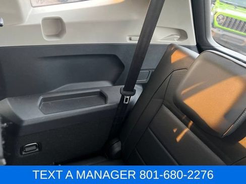Used 2020 Volkswagen Tiguan SE FWD image 32
