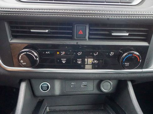 Used 2023 Nissan Rogue S image 20