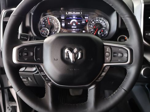 Used 2025 RAM 1500 Big Horn AWD/4WD image 3