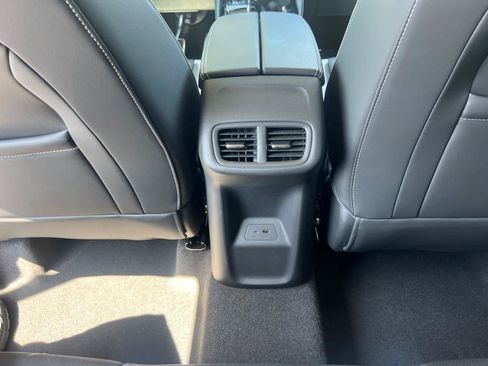 Certified 2025 Buick Envision Sport Touring AWD/4WD image 32
