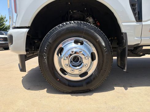 Used 2026 Ford F350 Platinum AWD/4WD image 10